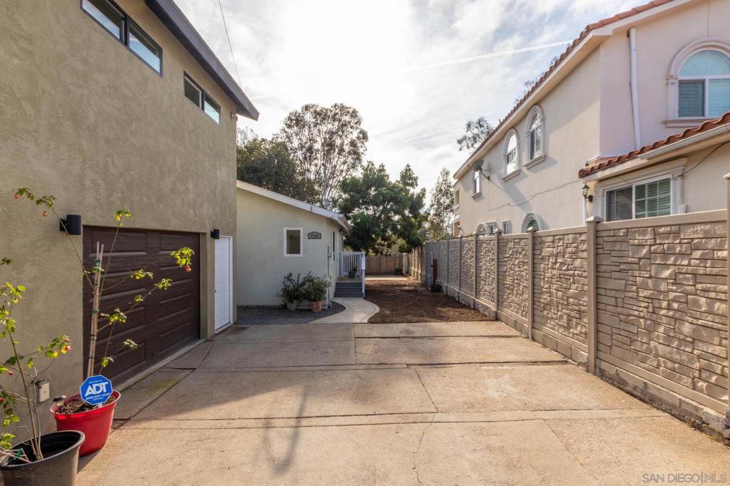 MLS #250046109SD image #48