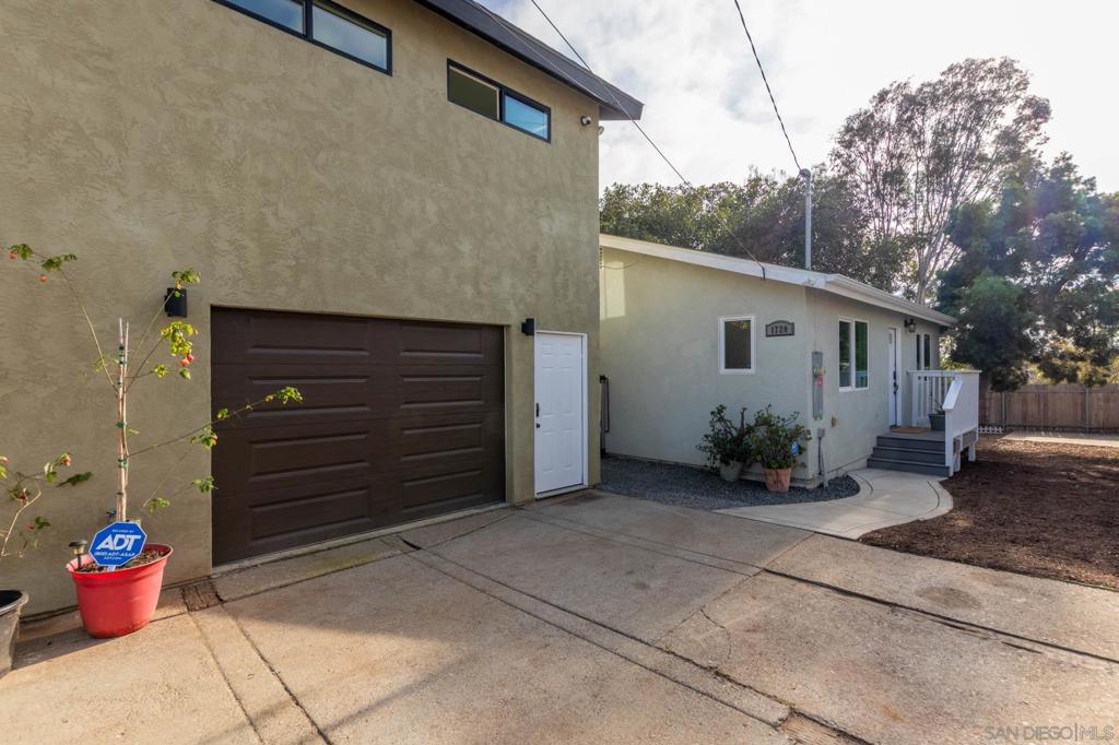 MLS #250046109SD image #49