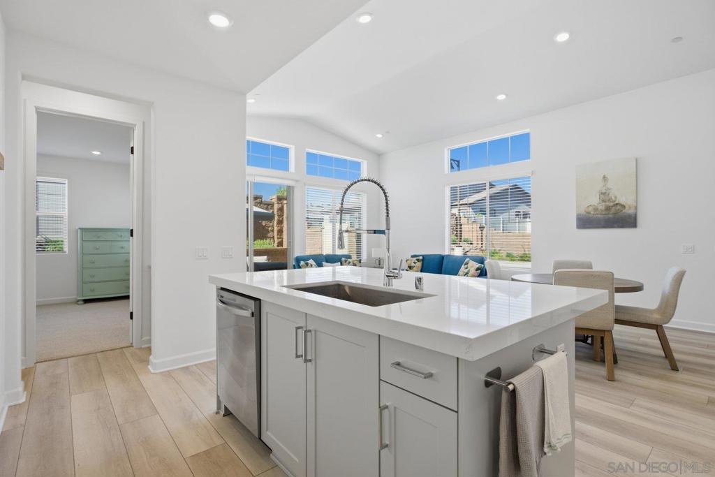 MLS #250046229SD image #11