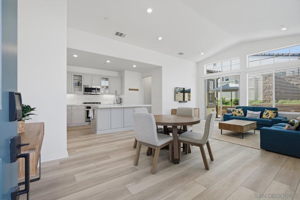 MLS #250046229SD image #14