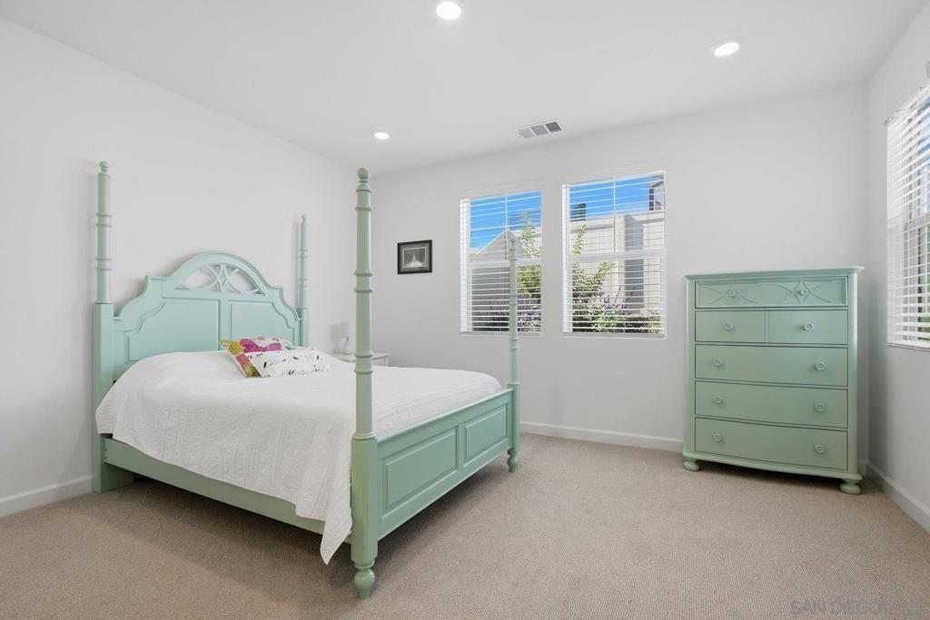 MLS #250046229SD image #15