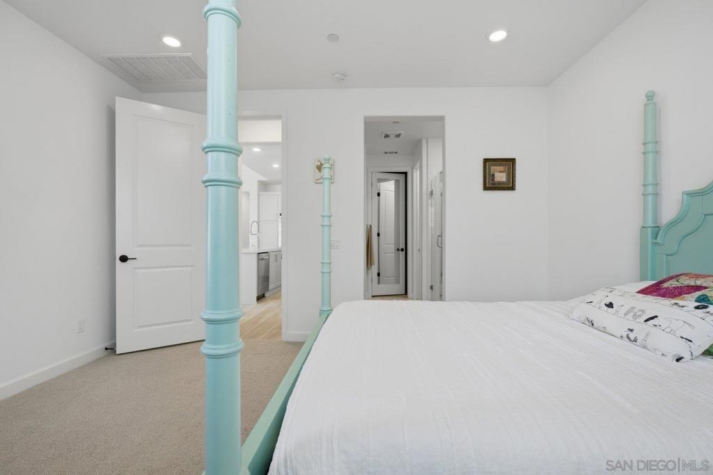 MLS #250046229SD image #16