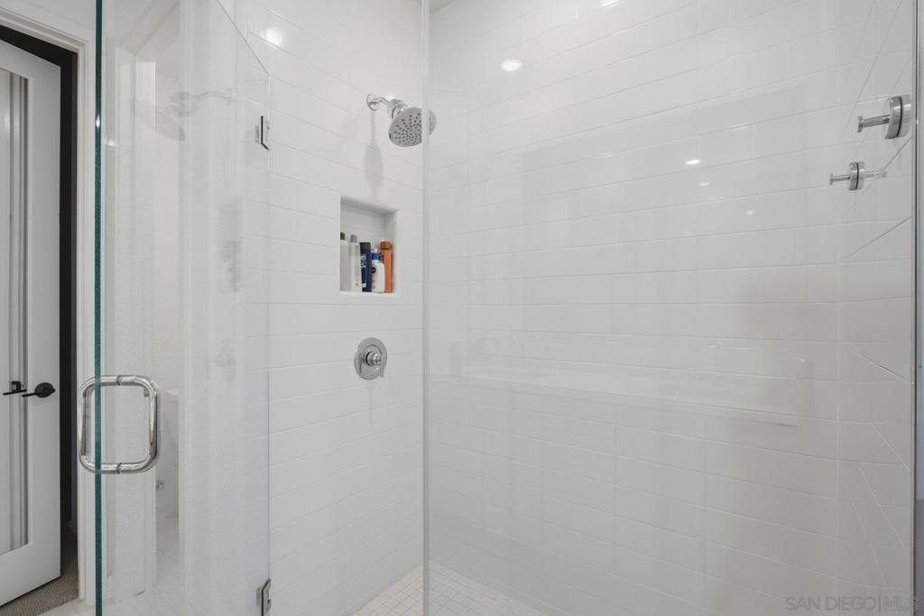 MLS #250046229SD image #18