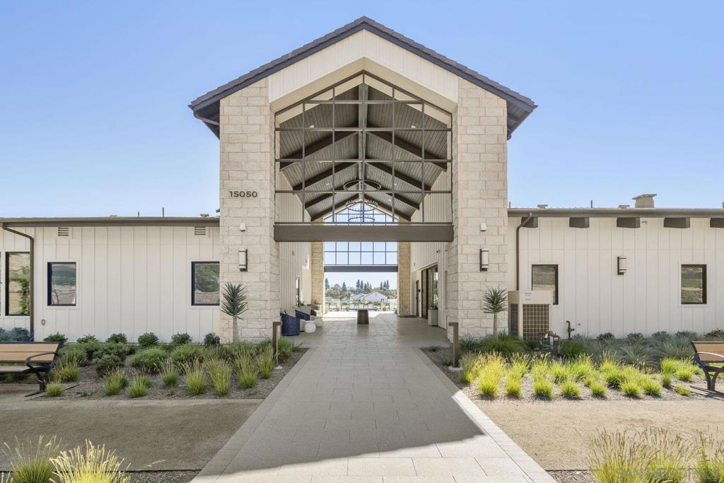 MLS #250046229SD image #32