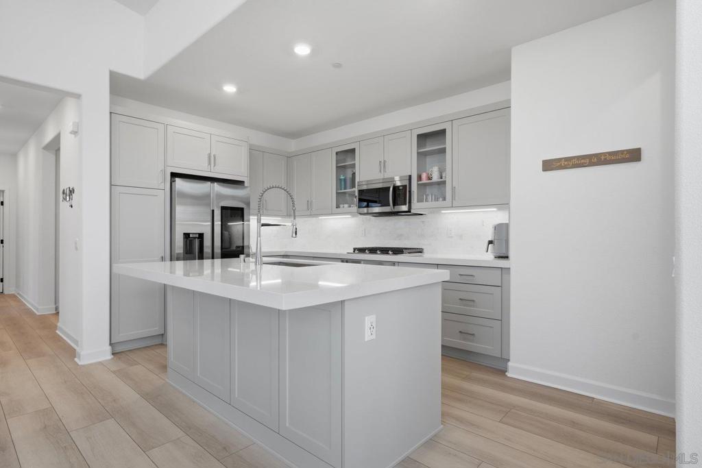 MLS #250046229SD image #8