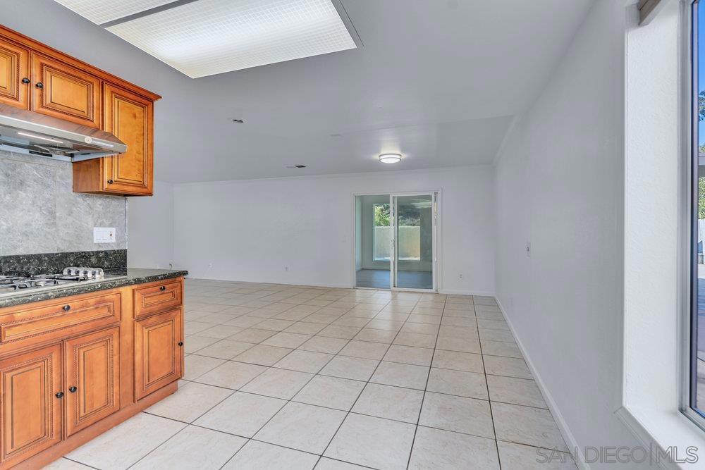 MLS #250046238SD image #13