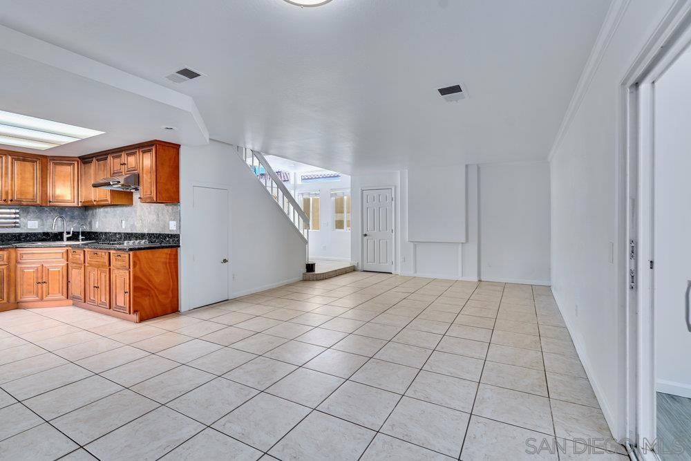 MLS #250046238SD image #9