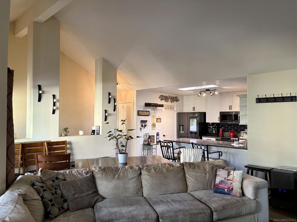 MLS #250046241SD image #3