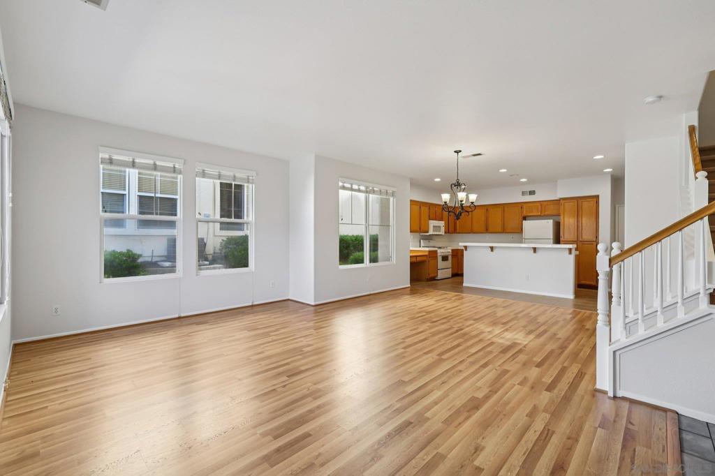 MLS #250046286SD image #10