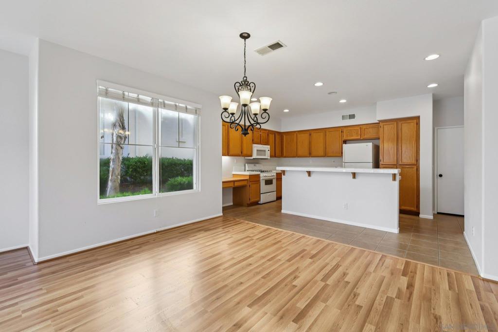 MLS #250046286SD image #13