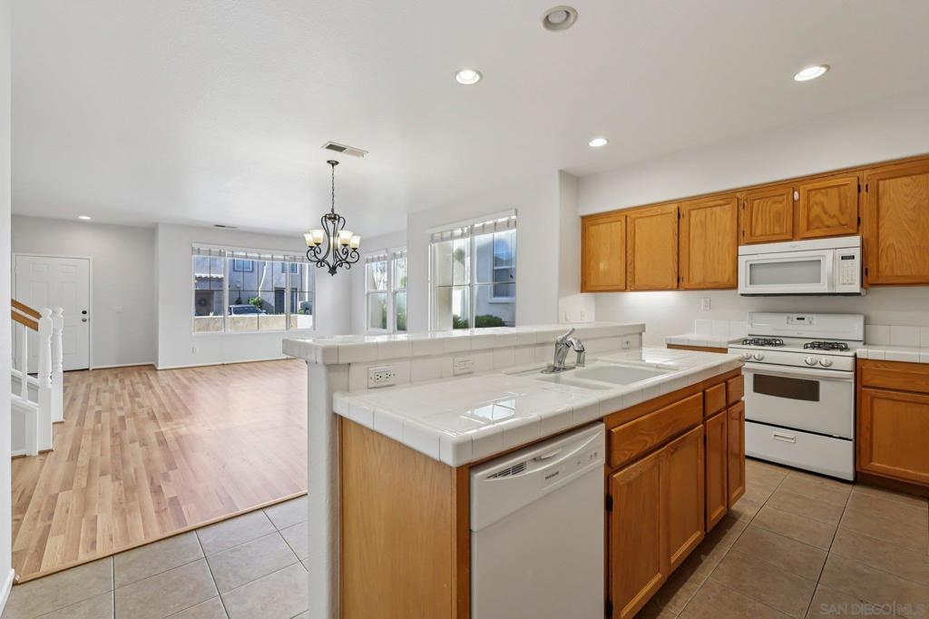 MLS #250046286SD image #21