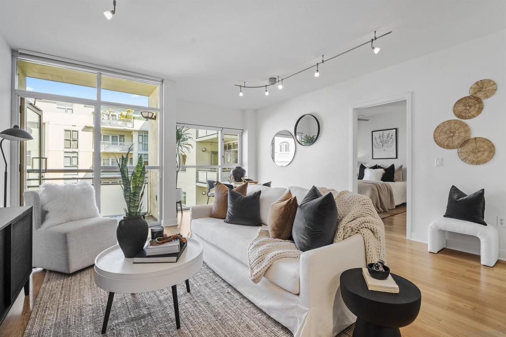 MLS #250046294SD image #1