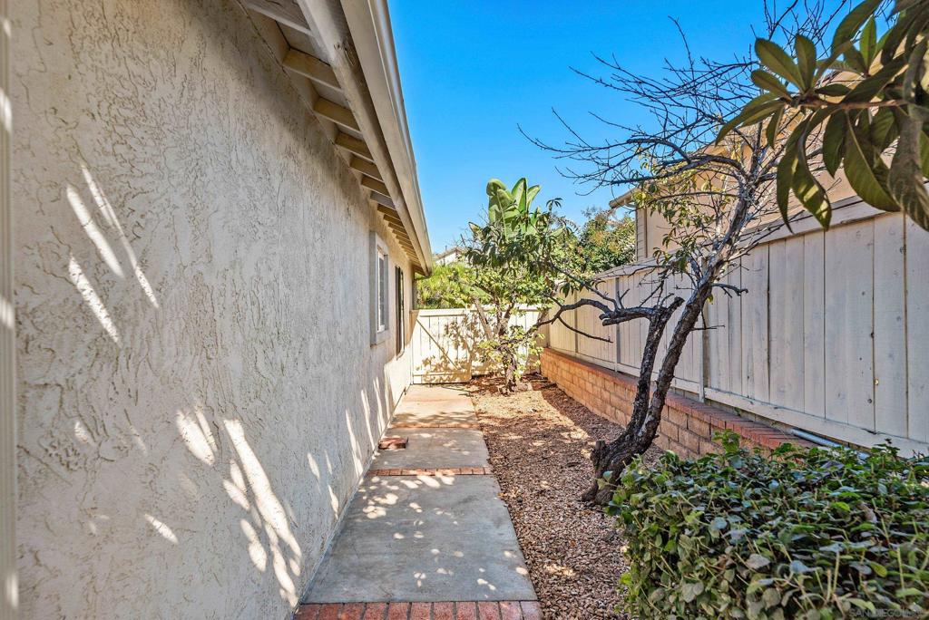 MLS #250046337SD image #35