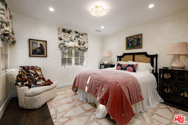 MLS #25476919 image #18