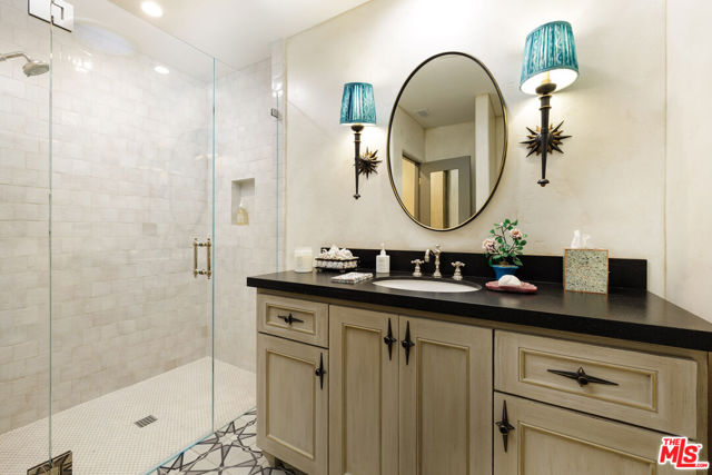MLS #25476919 image #19
