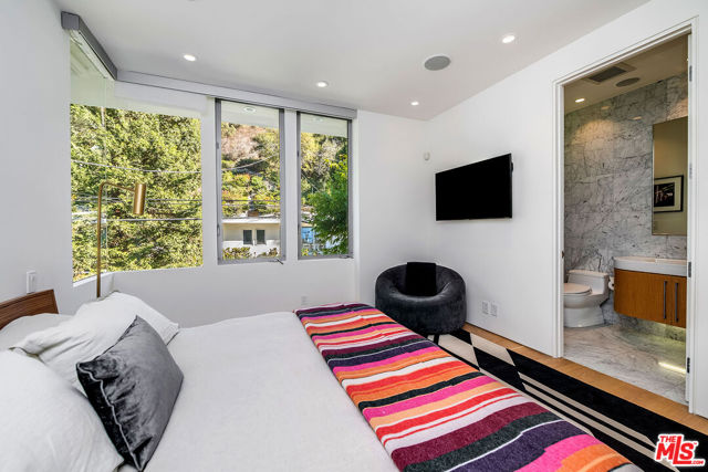 MLS #25485135 image #31