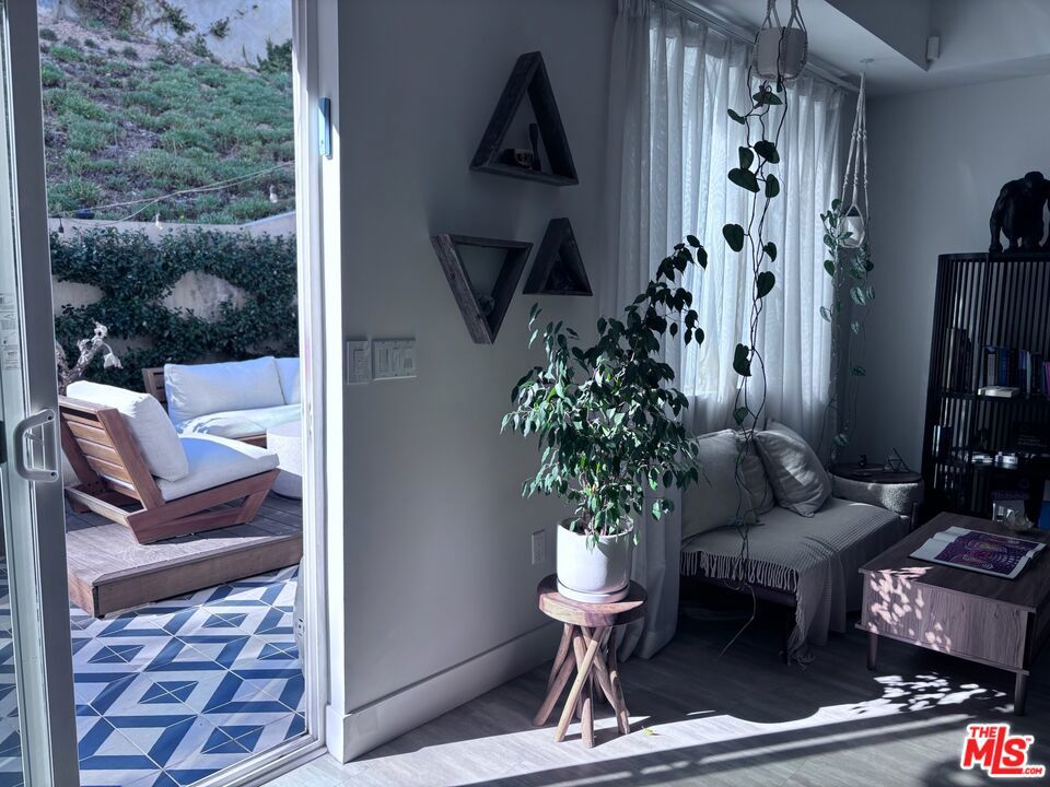 MLS #25492541 image #24