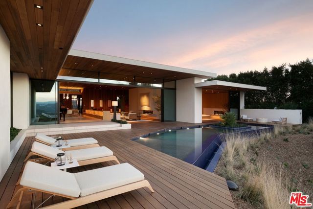 MLS #25493341 image #0