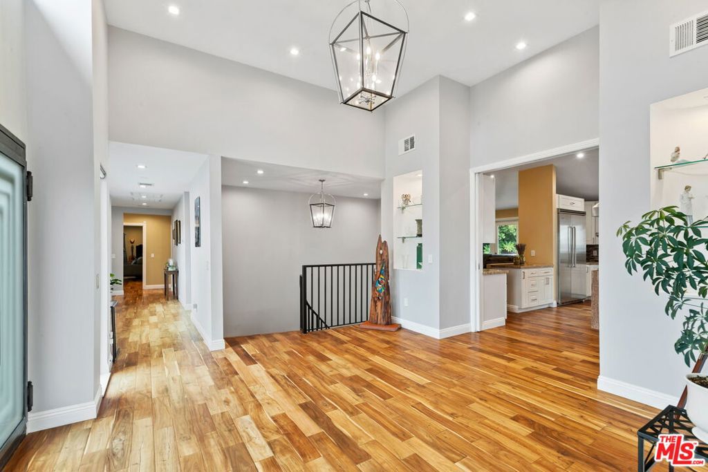 MLS #25497553 image #11