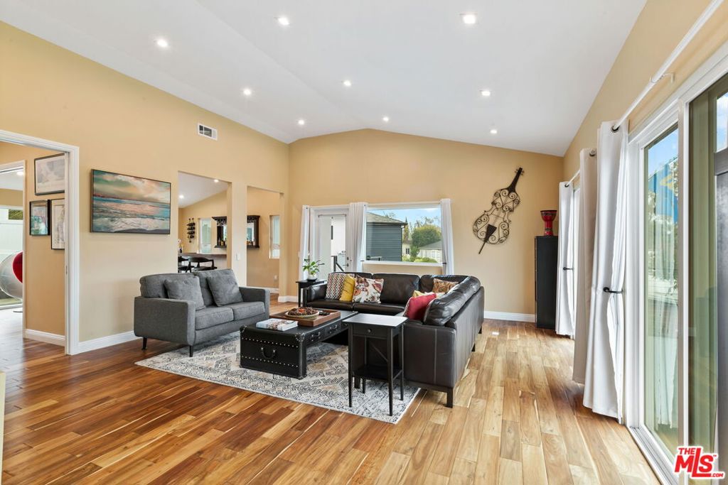 MLS #25497553 image #13