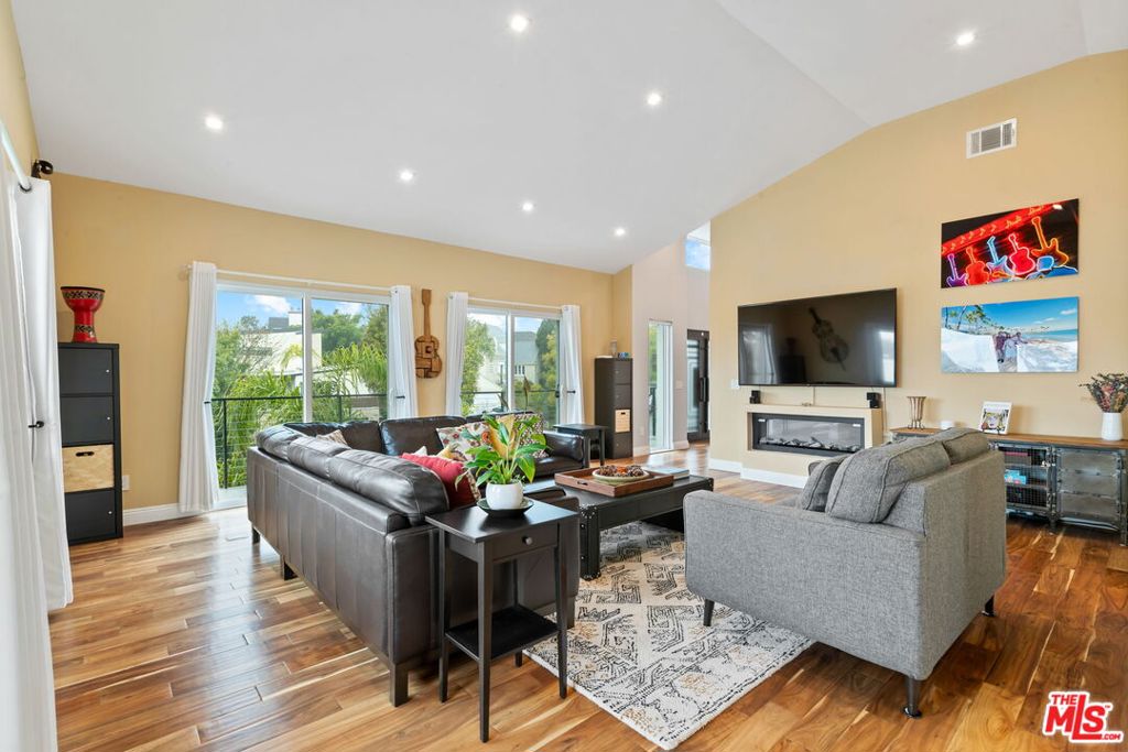 MLS #25497553 image #15