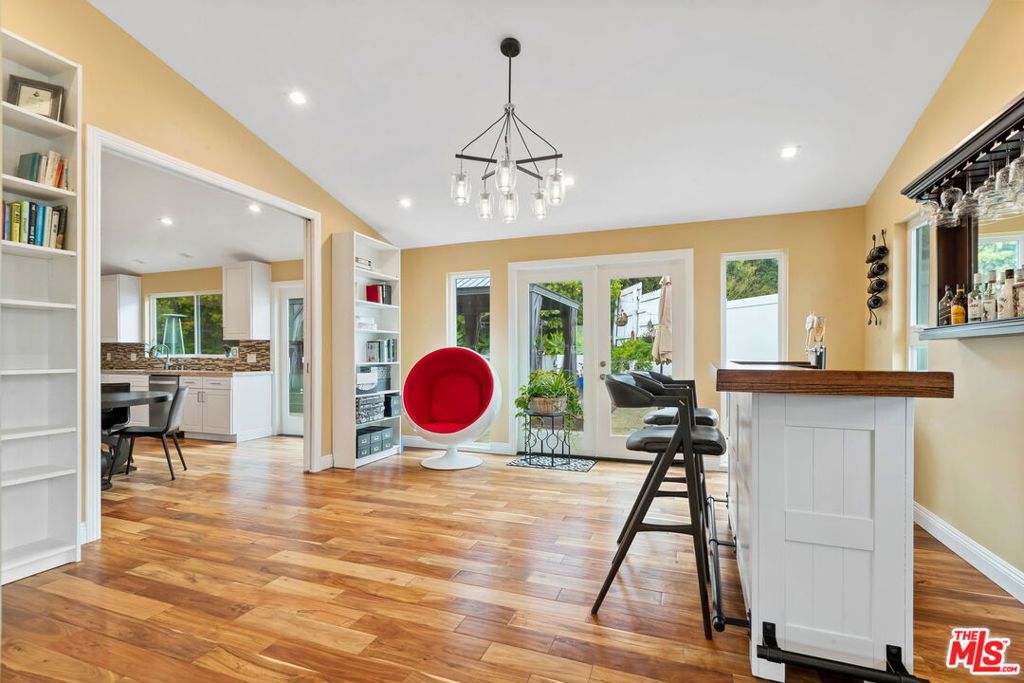 MLS #25497553 image #16