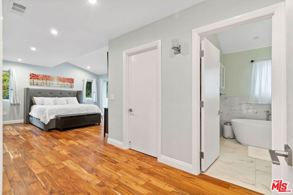 MLS #25497553 image #31