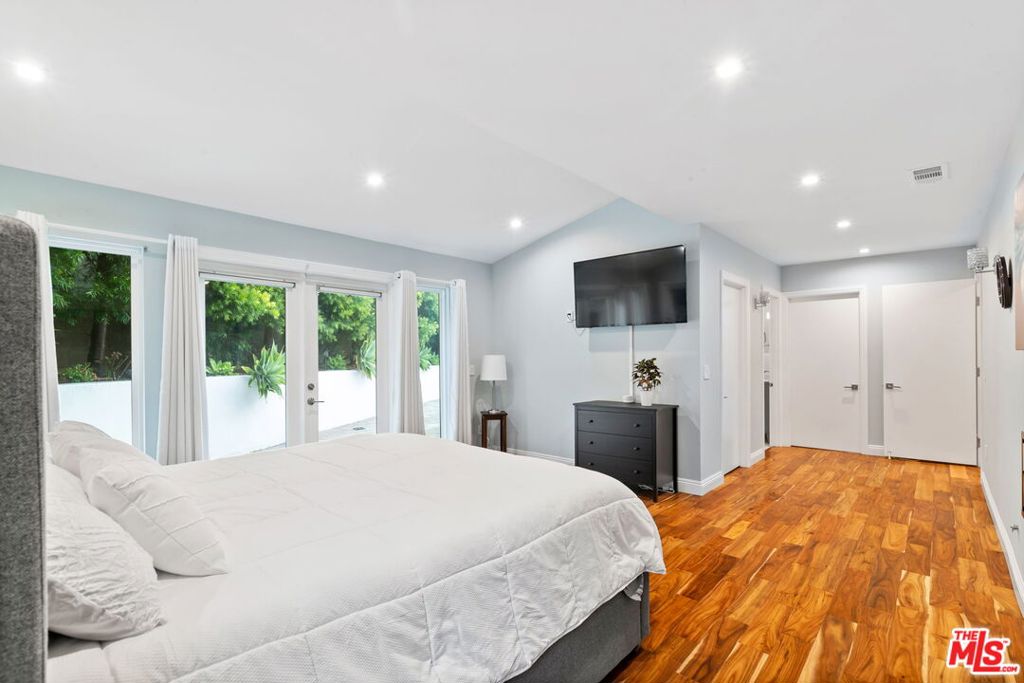 MLS #25497553 image #32