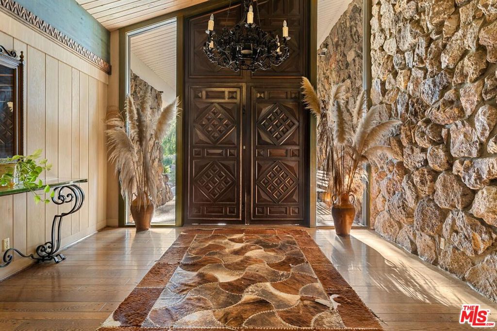 MLS #25500563 image #9