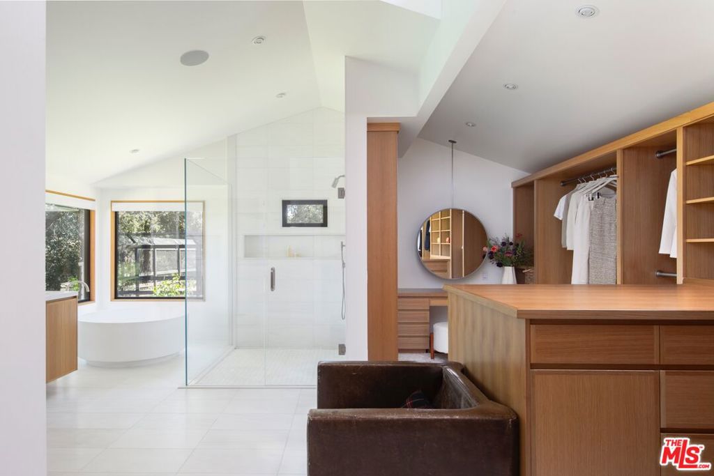 MLS #25518865 image #17