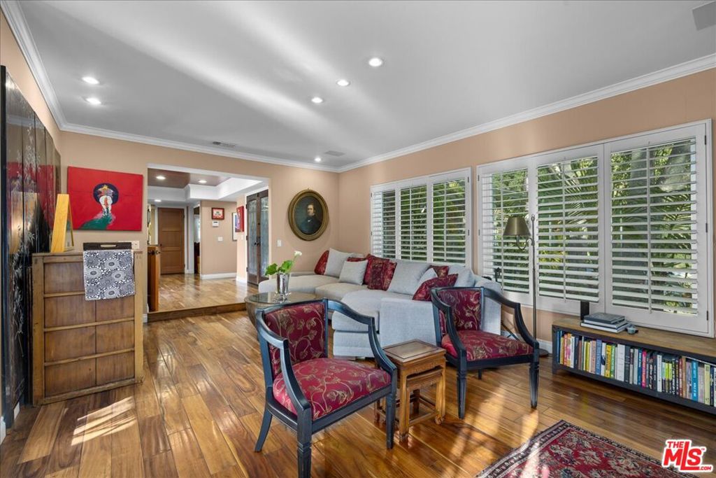 MLS #25524361 img 11