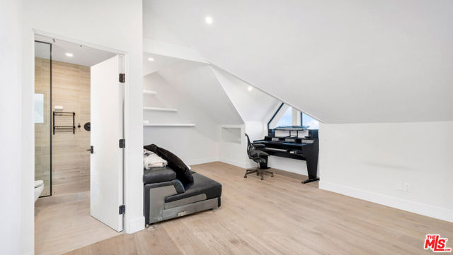 MLS #25530749 image #24