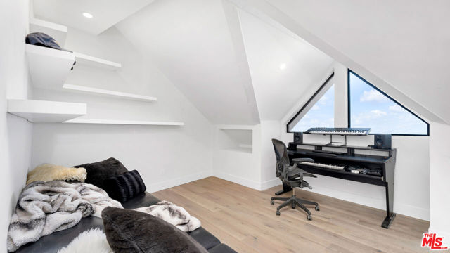 MLS #25530749 image #26