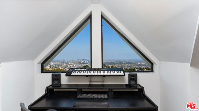 MLS #25530749 image #27