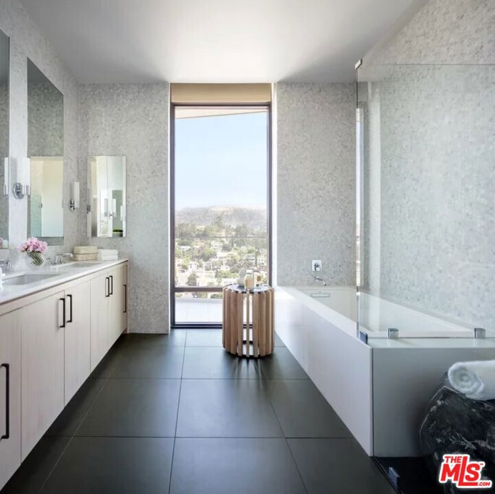 MLS #25536473 image #10