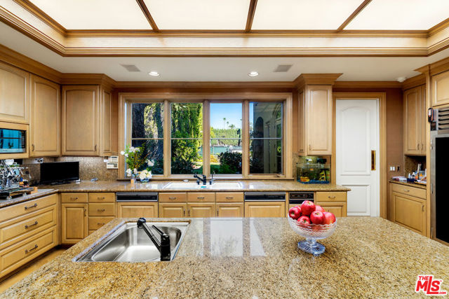 MLS #25536655 image #12