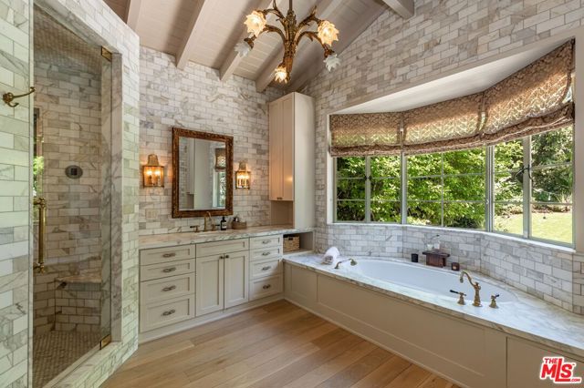 MLS #25542569 image #16