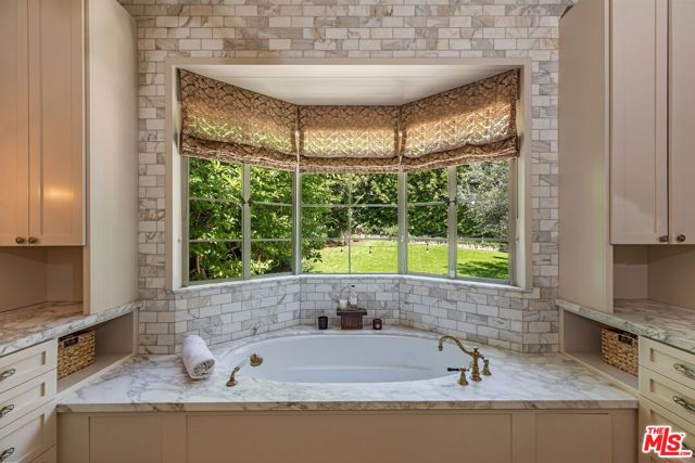 MLS #25542569 image #17