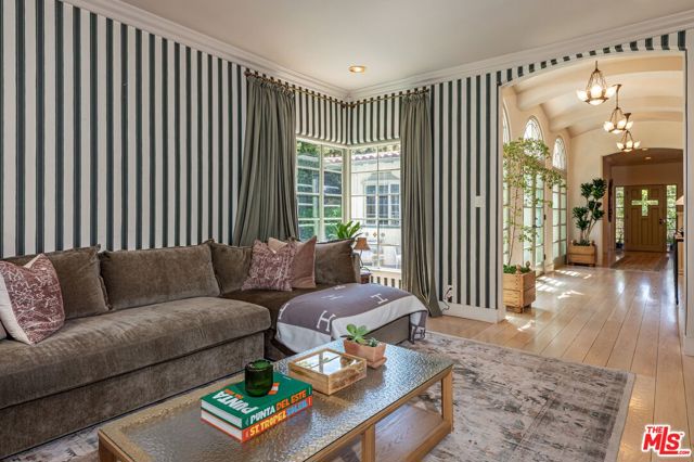 MLS #25542569 image #8