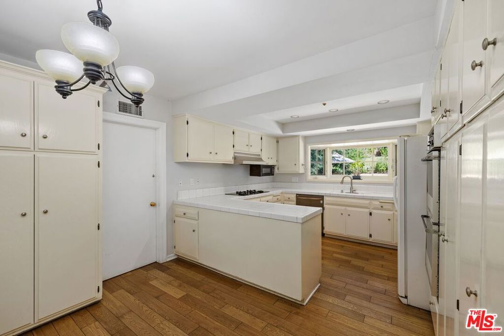 MLS #25542991 image #24