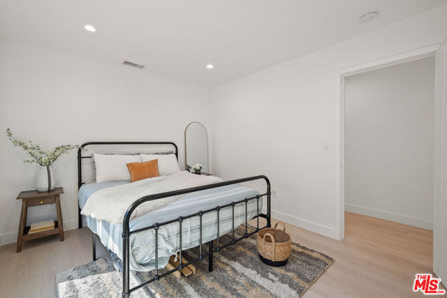 MLS #25543333 img 15