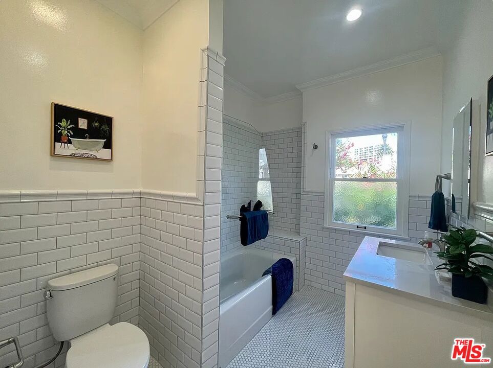 MLS #25544651 image #13