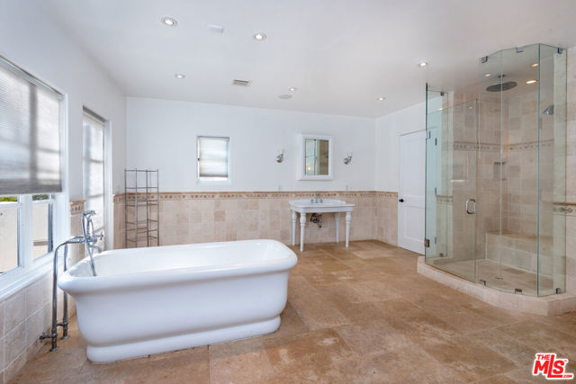 MLS #25544977 image #16