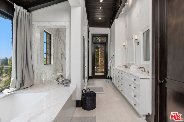 MLS #25558101 image #12