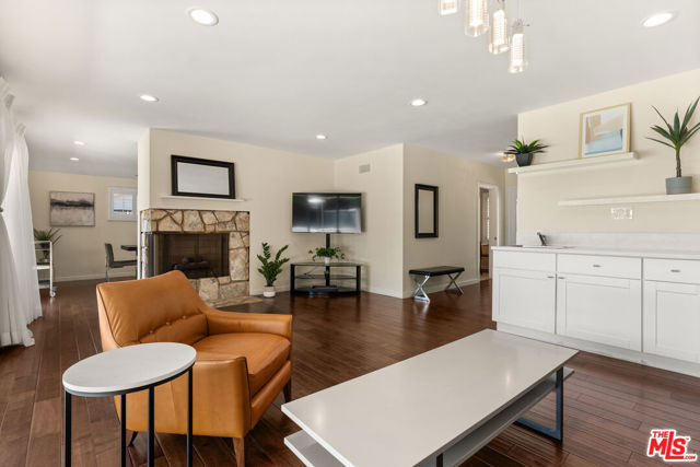 MLS #25560087 image #2