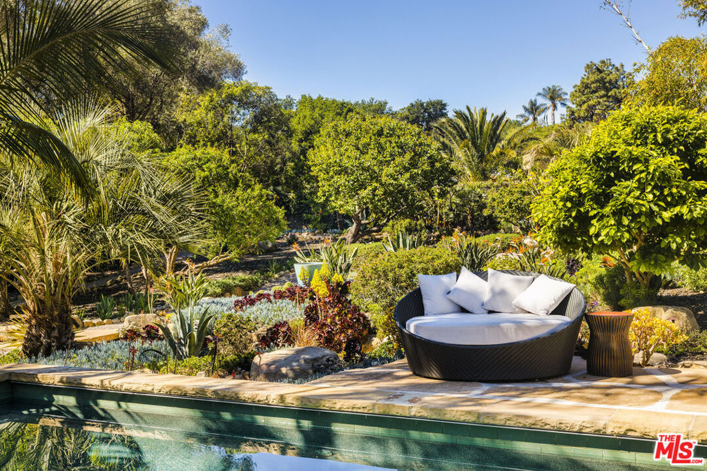 MLS #25560877 image #0