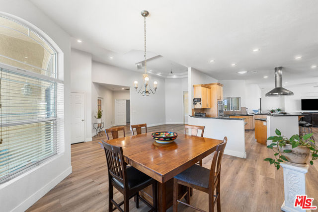 MLS #25562619 image #15