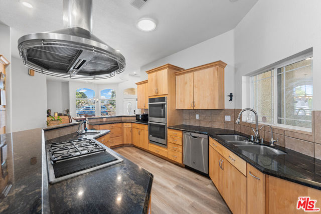 MLS #25562619 image #21