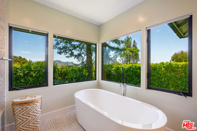 MLS #25562753 image #22