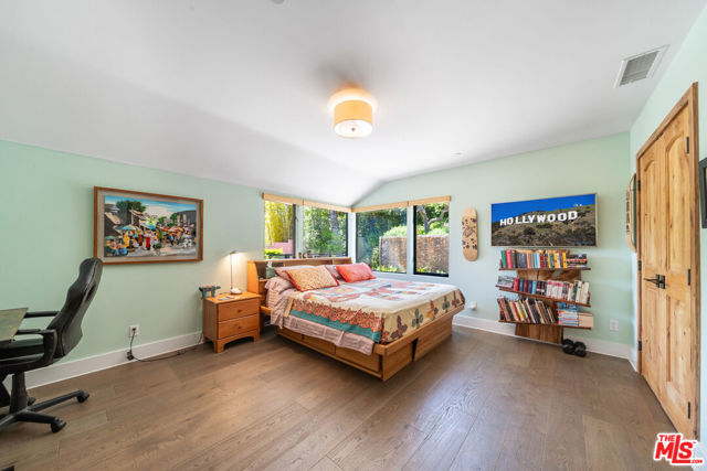 MLS #25562753 image #33